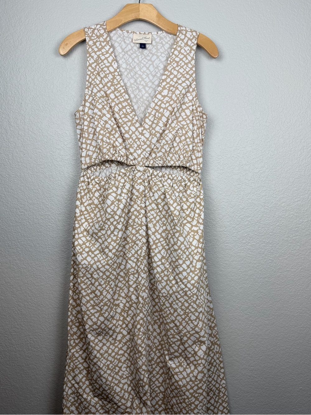 Universal Thread Tan V Neck Open Flow Maxi Dress Size Small